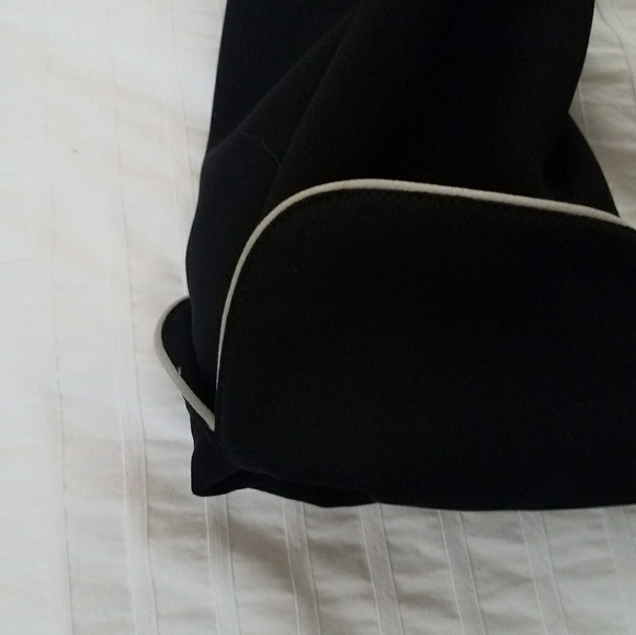 Tahari black blazer - Picture 4 of 6